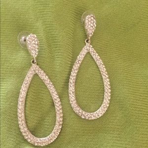 Beautiful Crystal Teardrop Earrings ✨